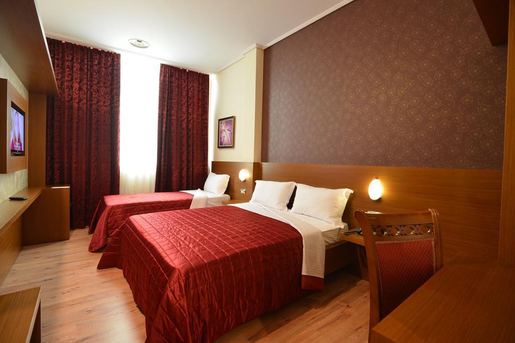 Hotel Austria Тирана Екстериор снимка