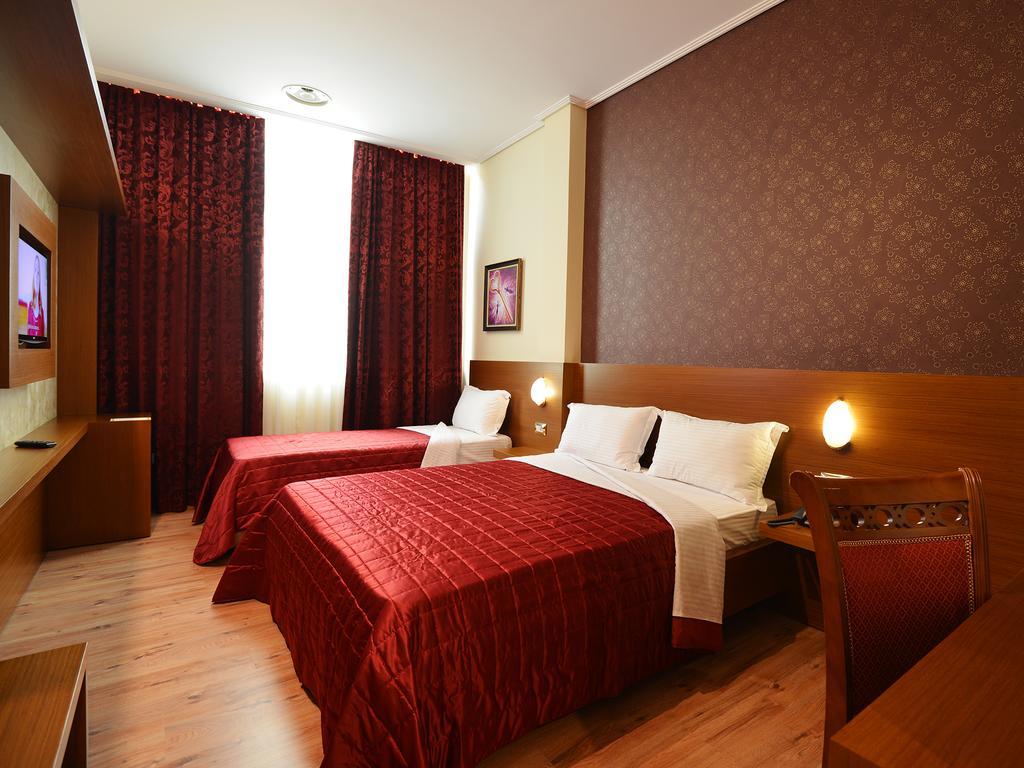 Hotel Austria Тирана Екстериор снимка